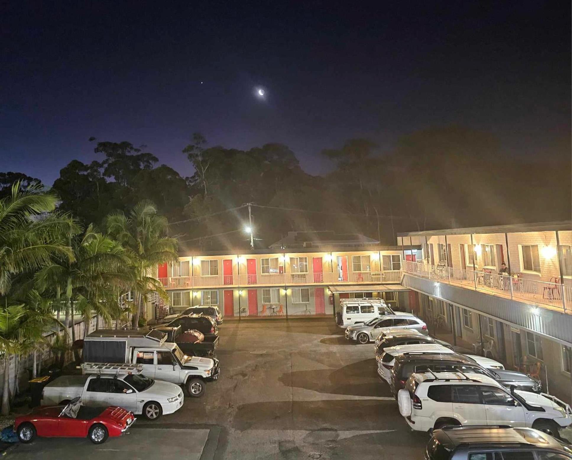 Chelsea Motor Motel
